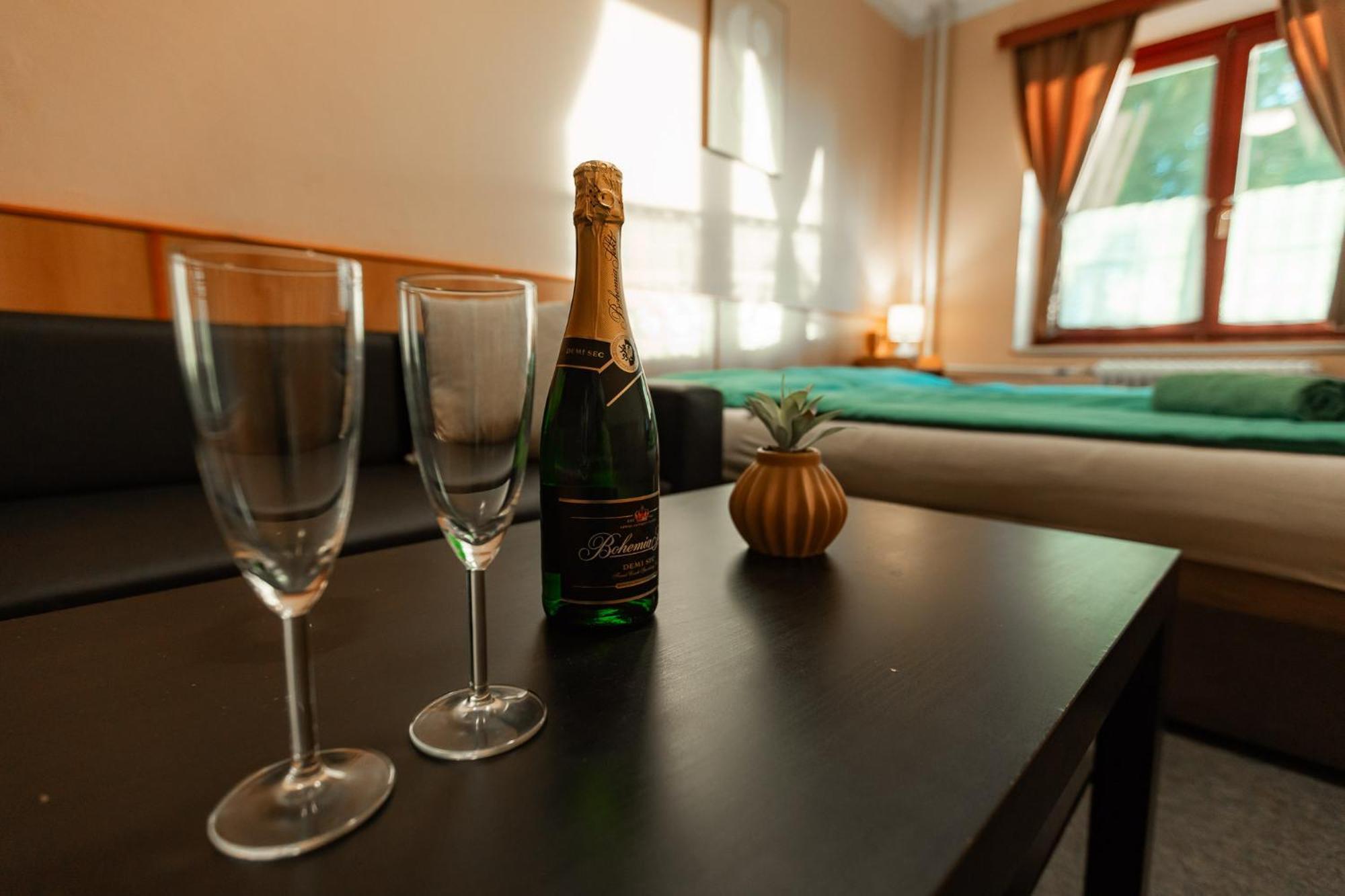 Hotel Rozkos Česká Skalice Værelse billede