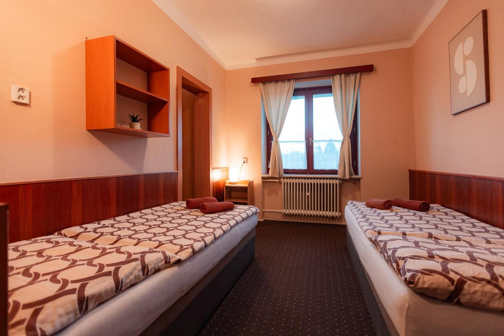 Hotel Rozkos Česká Skalice Værelse billede