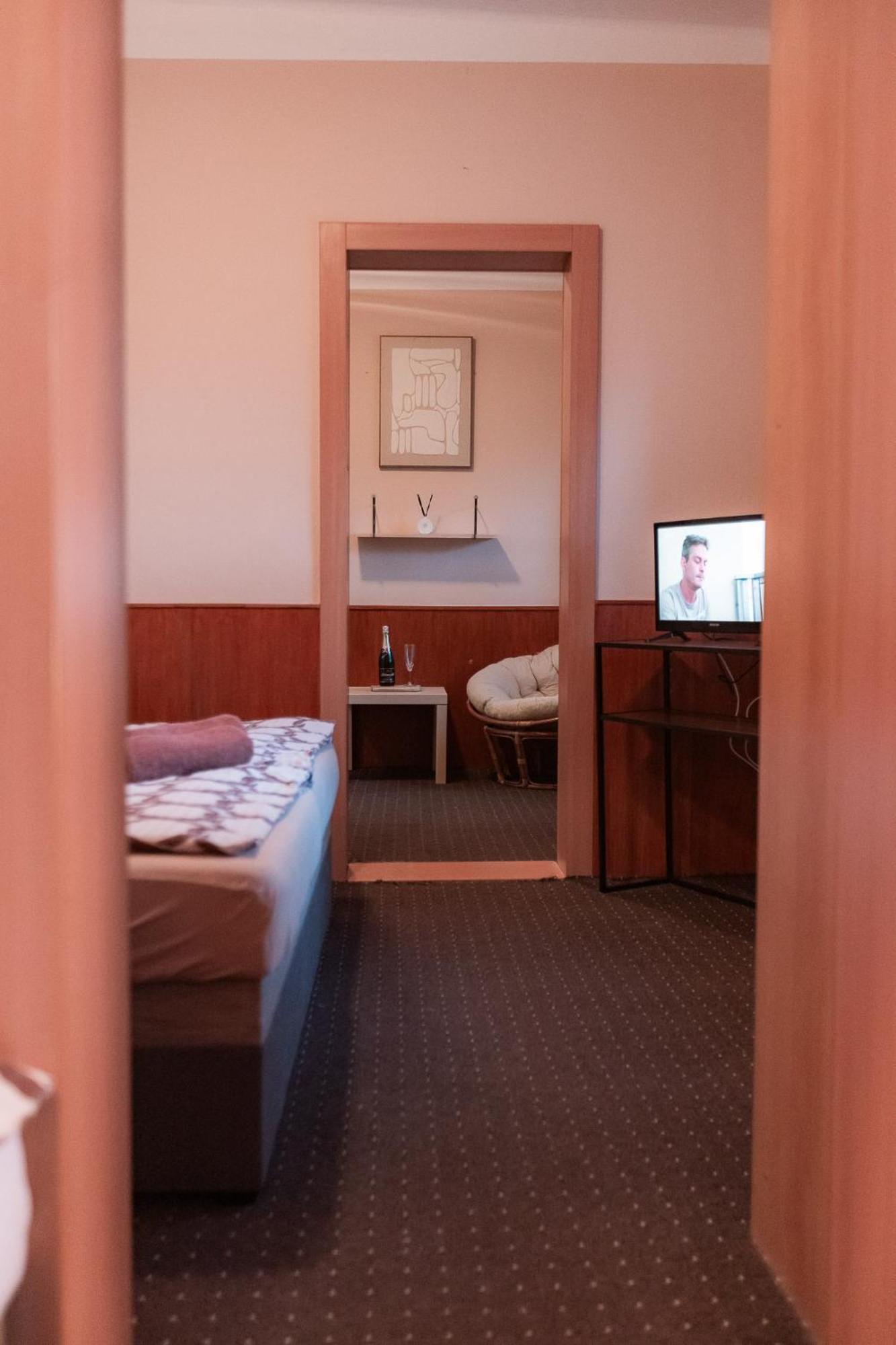 Hotel Rozkos Česká Skalice Værelse billede